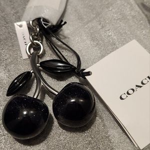 !COACH NWT New release BLACK CHERRY key charm| Already sold out